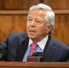 Patriots owner Robert Kraft testifies in Aaron Hernandez trial