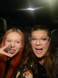 Laura Studebaker's Instagram, Twitter & Facebook