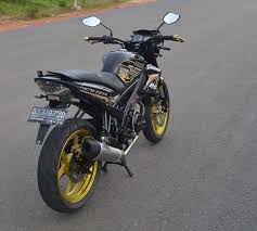 Modifikasi vixion lama warna putih terbaru kloro modif via kloromodif.blogspot.com. 24 Modif Vixion Old Buat Touring Trend Masa Kini