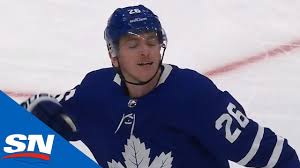 Estadísticas de su carrera (partidos, goles, asistencias) e historial de traspasos. After Puck Hits Referee Jimmy Vesey Pounces For First Goal With Maple Leafs Youtube