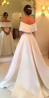 White Bride Dresses Brides Imagine Finding The Most Appropriate Wedding Day However For This They Need The M Wedding Dresses Simple Bridal Dresses Gala Gowns