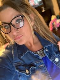 Carrie Stoffel's Instagram, Twitter & Facebook