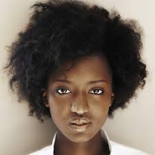 Nos cheveux poussent en moyenne d'à peine un centimètre par mois. 3 Regles Pour Accelerer La Pousse De Ses Cheveux L6mag