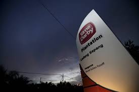 Palm oil is a common ingredient in items ranging from processed foods to cosmetics, with malaysia and neighbouring indonesia producing 85 per the decision, which came into force on wednesday, means that all sime darby palm oil and palm oil products from malaysia are banned from entering us ports. Malaysia S Sime Darby May Sell 500 Million In Real Estate Assets Wsj