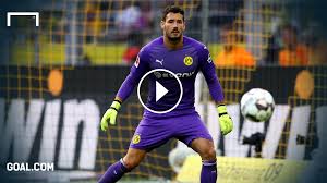 14 kasım 1990), borussia dortmund takımında kaleci pozisyonunda görev yapan i̇sviçreli millî futbolcu. Video Bvb Torwart Roman Burki Mit Uberragenden Paraden Gegen Rb Leipzig Goal Com