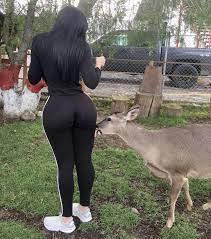 Jailyne Ojeda Ochoa Getting Her Ass Licked!