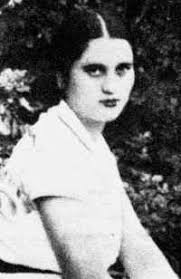 Edineţ, Moldova (Pages 901-910)