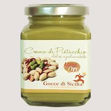 La pasta di pistacchi è una preparazione di base utilizzata per ricette sia salate che dolci come il gusto inconfondibile di questa crema insaporisce gelati e dolci di ogni tipo ed è buonissima anche. Crema Di Pistacchio Linea Oro Dolce Spalmabile Con Il 40 Di Pistacchio