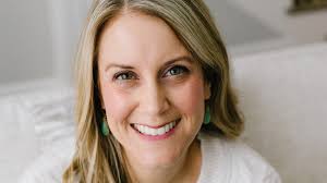 Kelly Bigler's Instagram, Twitter & Facebook