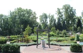 The conservatory is popular year round. File Matthaei Botanical Gardens Herb Knot Garden Jpg Wikipedia