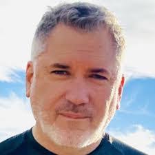 Wayne Strauss's Instagram, Twitter & Facebook