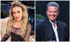Sus otros dos hijos, miguel y daniel, de 13 y 11 años respectivamente, los tuvo con la actriz mexicana aracely arámbula, con la que convivió entre 2005 y 2009. Qm Osx2xn8xpom
