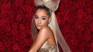 Why is ariana grande so much more of a goddess than taylor swift? Ariana Grande Got A Shoulder Length Haircut Teen Vogue