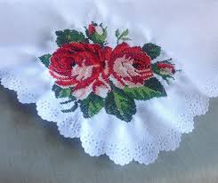 Looking for free cross stitch patterns? Tablecloth With Roses Cross Stitch Free Embroidery Design Cross Stitch Embroidered Designs Machine Embroidery Community