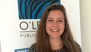 Lisa Poulos's Instagram, Twitter & Facebook