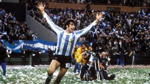 Campeon del mundial del 1978 con la seleccion argentina. Play Tough Opponents Early Say Zidane And Kempes Eurosport