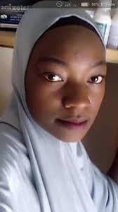 Duba irin kalaman batsa da amina amal tarika fadawa hadiza gabon a chat hausa africa, 11/04/2019. Labarin Batsa Home Facebook