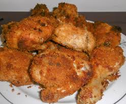 Il tempo che occorre per la per cuocere un pollo a pezzi, inizia preriscaldando il forno a 205 °c e versando due cucchiai di olio d'oliva in una teglia. Tengofame Pollo Impanato Al Forno