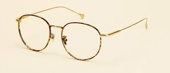 芸能人や有名人が使う 心にきゅんと来たメガネ 有名人アイテム １ メガネ度ありレンズ対応価格激安メガネ 有名人鼈甲伊達メガネ鯖江眼鏡 細いフレーム丸型ラウンドメガネ 大人気ラウンド型眼鏡 文芸風濃厚 工夫を注ぐ丸い細いフレームデザイン 誰でも愛用できる