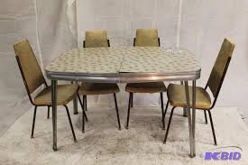 Save 5% on 2 select item(s) free shipping. 50 S Retro Kitchen Linoleum Table With 4 Vinyl Metal Chairs It Tales All Kinds Furniture Surplus Sale K Bid