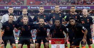 Montenegro scores two late goals, preventing the netherlands from qualifying for the world cup in qatar and will play norway for a place. Vier Oranje Spelers Op Scherp Tegen Montenegro Wedstrijd Tegen Turkije In Gevaar Voetbalprimeur Nl