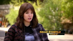 Hailee steinfeld's bronzed smokey eye by patrick ta 11/08/2020. Interview Bumblebee Director Travis Knight Discusses Transformers Hailee Steinfeld That Amazing 80s Soundtrack Entertainment Focus