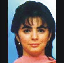 Erika de nardo, nata a novi ligure il 28 aprile 1984, balzò alla cronaca il 21 febbraio 2001 quando, insieme al fidanzatino mauro omar favaro, fu accusata dell' delitto premeditato della madre susanna susy cassini e del fratello undicenne gianluca de nardo. Tjmk True Justice For Meredith Kercher Front Page
