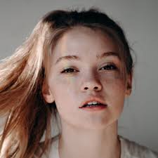 If the hair is infected or severely inflamed, physically removing the hair can irritate the skin further because it's in a fragile state, so please use precaution. How To Prevent Ingrown Chin Hair On Women