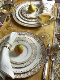 Dont Just Set Your Table Define Your Table Www Kiyasa Com Dining Table Setting Table Arrangements Luxury Tabletop