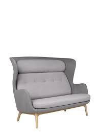 The era sofa in version wooden frame bynormann copenhagen is sure to become a modern classic in sca… era couch oak/walnut normann copenhagen | era_sofa_holzgestell Ro Sessel Fritz Hansen Designer Jaime Hayon