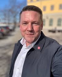 Delar ur partistyrelsens förslag till riktlinjer inför kongressen i maj är  presenterade. Förslaget handlar om hur Sverige ska få en ökad tillväxt som  ger vanligt folk mer i plånboken. Riktlinjerna tar avstamp