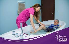 Tina de hidromasaje o bañera terapeutica