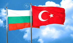 Fahne zeigt seit 1878 drei streifen in weiß, grün und rot. Bulgarien Flagge Mit Der Turkei Fahne 3d Rendering Lizenzfreie Fotos Bilder Und Stock Fotografie Image 58658465