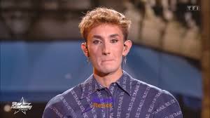 Moment très émouvant avec Florent Pagny et les élèves en collégiale.  #staracademy