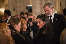 Letizia.- Las familias de las víctimas de la dana reciben el consuelo de los Reyes en la Catedral de València