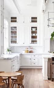 Gorgeous White Kitchen With Super High Ceiling And Cabinets Built Up To The Top Modern Kitchen Cabinet Design Classic White Kitchen Farmhouse Kitchen Design