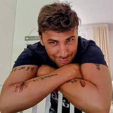 e poi mi ghosti perché mi lego, giusto?