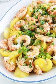 Salade De Pommes De Terre Aux Crevettes Scampis Recette Salade Pomme Salade Pomme De Terre Salade