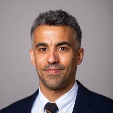 Dr. Jonathan Stephens, TUSDM Assistant Professor of Oral and Maxillofacial  Surgery and Chief Medical Officer, shares his experience in today's  TuftsNow piece, "Honoring Black Heritage through Research and Practice"  https://now.tufts.edu/2023/02/01 ...