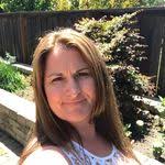 Stephanie Belding's Instagram, Twitter & Facebook