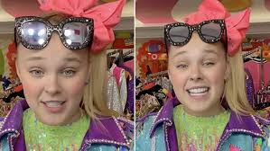 *new* jojo siwa jojo's juice trivia card board game truth or dare nickelodeon. Jojo Siwa Board Game For Kids Pulled For Inappropriate Questions Daily Mail Online
