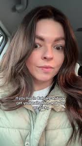 Summer Nail Trends 2024: Mint Green Dip Colors & Chrome Accents