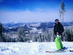 The first peter glenn store opened in response to a demand for ski equipment and clothing that was not being met. Peter Glenn Ski And Sports é¢†è‹±