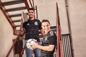 Lunes , 19.07.2021 / 09:22 hoy. Adidas Y La Seleccion Mexicana Presentan Su Nuevo Jersey
