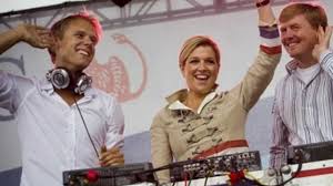 Willem alexander, pr, bedrijf toegewezen aan het kvk nummer 51190490 en btw nl001538879b01. Hd Armin Van Buuren Performing For The Dutch King Willem Alexander Queen Maxima In Amsterdam Youtube