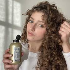 THE COMPLETE CURL CARE GUIDE: FROM CLEANSING TO STYLING