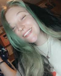 Arnoldo Bencomo's Instagram, Twitter & Facebook