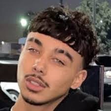 Max Mendieta's Instagram, Twitter & Facebook