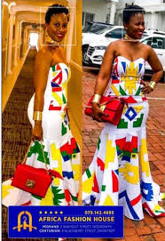 Thousands upon thousands of maidens dress up in brightly coloured attire and sing, dance together as they deliver. Ndebele Traditional Dresses Designs Off 72 Felasa Eu
