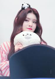 Yiren Pics On Twitter In 2020 Somebody To You Kpop Girls Pics